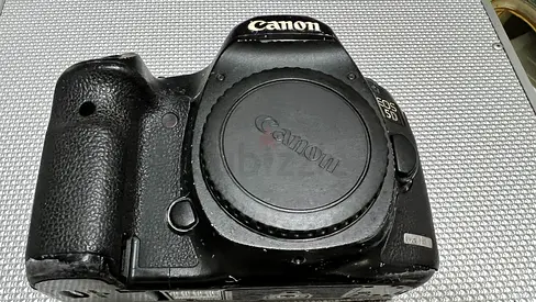 Canon 5D mark III very good full frame DSLR