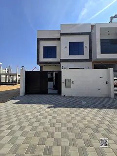 Modern villa located on a main street, no service charges, freehold ownership for all nationalities.