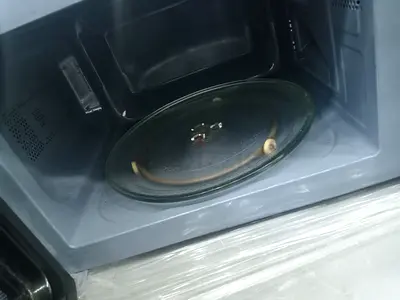 Efficient Microwave Oven for Quick Meals