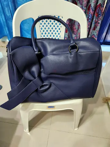 Duffle bag high quality soft and high quality. Can carry in cabin