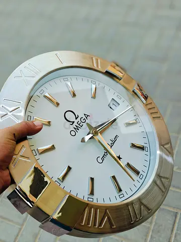 Wall clock omega