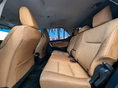 2022 Toyota FORTUNER 缩略图 4