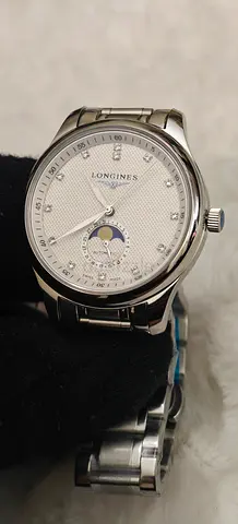 Men watch longines