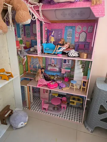 Barbie doll house