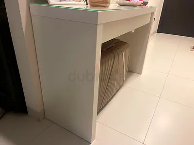 Stylish Modern White Drawer