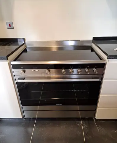 Siemens iq700 electric ceramic stove size 90cm freestanding
