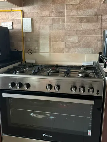 Veneto Gas Cooker with Oven - Reliable Cooking Companion!