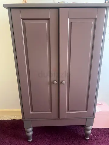 Stylish and Functional Wardrobe in Soft Lavender with 3 shelves inside