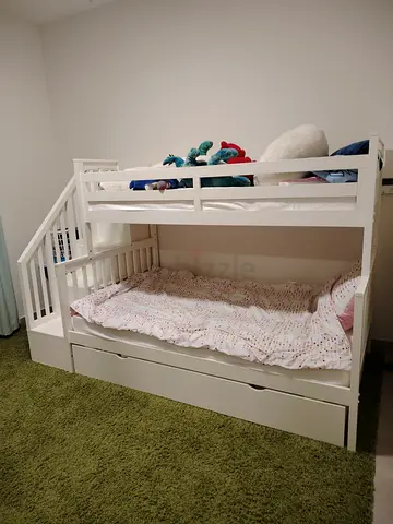 Stylish Bunk Bed with 90cm bed, 120cm and sleepover bed of 90cm for Kids incl mattresses.
