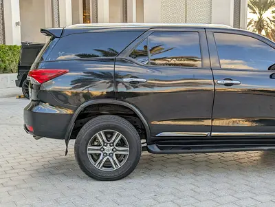 2022 Toyota FORTUNER 缩略图 7
