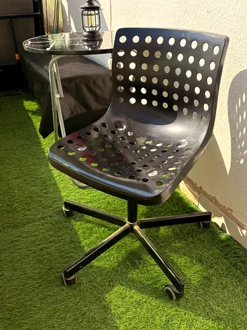 Stylish Office Chair with Modern Design