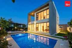 Elegant 4 Bedroom Corner Villa With Private Pool