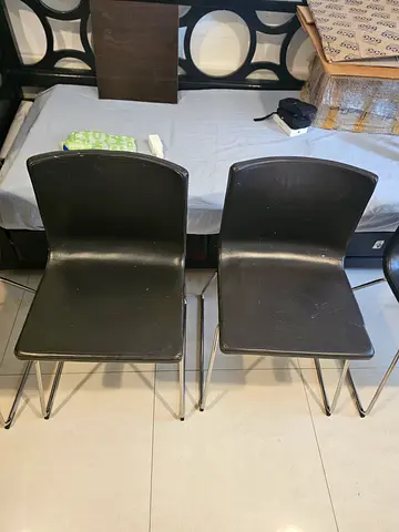 5 Stylish Black Dining Chairs