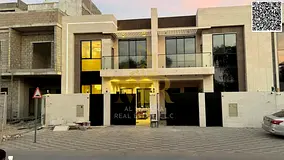 Luxury villa with a modern design for sale in Al Yasmin. An unmissable opportunity for both living a