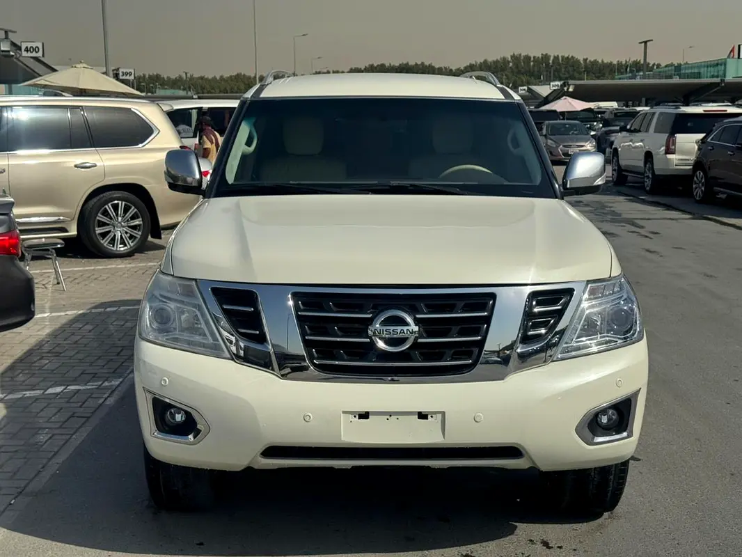 Nissan Patrol 2016 — photo 1 of 12