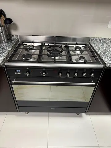 Smeg Brand Latest New Model Black colour  , Top Gas , Electric Oven Cooker Range Size 90 X 60 cm