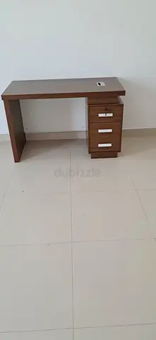 Modern style office desk good quality