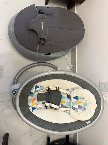 Doomoo baby seat and swing , electric rocker with 5 point harness and remote vibration