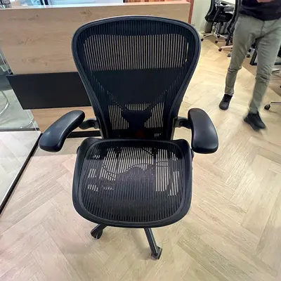 Herman Miller Aeron chair size B