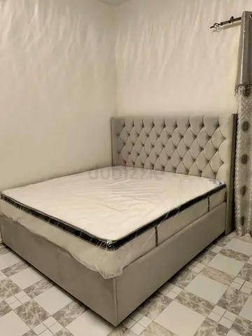 Brand New king size fully custom made Bedframe, Hydraulic Storage can be installed