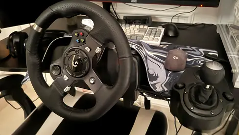 Logitech G920 Racing Wheel with Shifter - Perfect for Xbox and pc