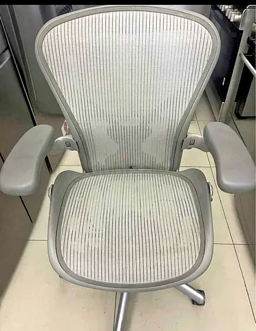 Herman miller Aeron size C fully loaded