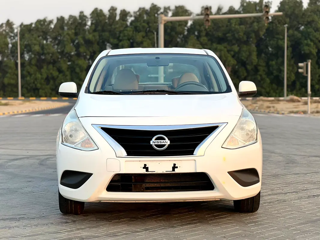 Nissan Sunny 2023 — photo 1 of 10