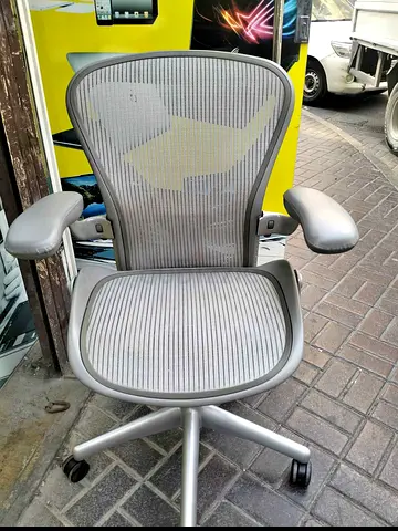 Herman miller Aeron size C fully loaded
