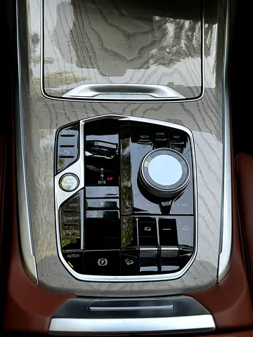 2026 BMW X7 — миниатюра 7
