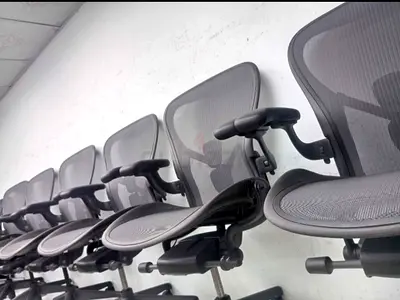 Herman Miller Aaron chair Remastered one for sell size B