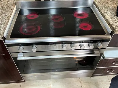 Siemens 5 burner electric ceramic stove 90 by 60cm