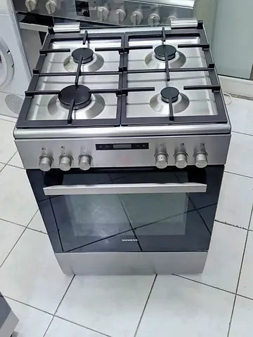Siemens Brand Latest New Model  Top Gas , Electric Oven Cooker Range Size 60 X 60 cm  Excellent cond