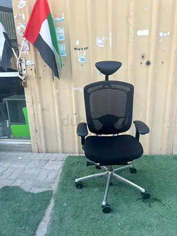 Contessa office chair with headrest