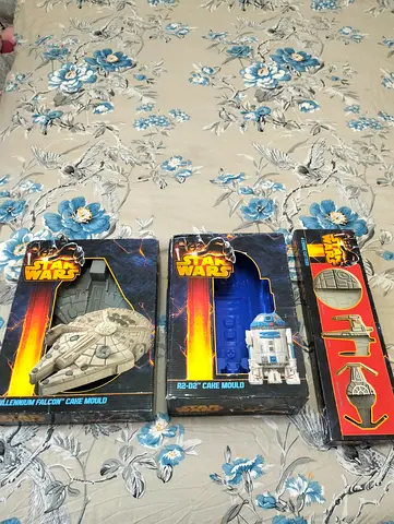 All for 20 AED New Original High Quality Star Wars 2 Cake mould and 4 cookies cutters in the box