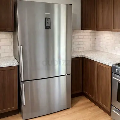 Siemiens IQ700 fridge on top bottom with freezer with Good condition