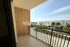 Pool &amp; Townhouse View |Open to Offers|Rare