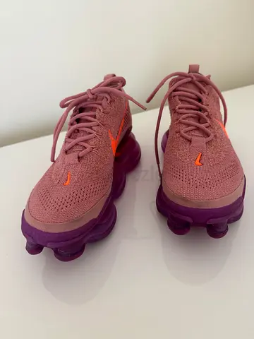 Nike Air Max Scorpion FlyKnit -Women’s size US 9.5/UK7.5/EU 41. Stylish Womens Athletic Shoes