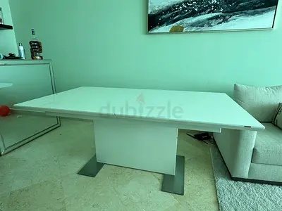Extendable dining table for 8–10 person
