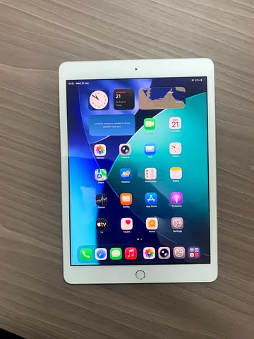 Apple IPad 8 WiFi 128 GB in very good condition