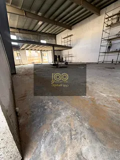 Mezzanine warehouse, practical space for all activities / Electricity 50