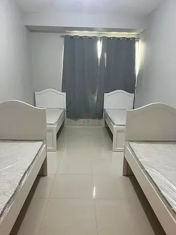Executive bed space available only for indian male