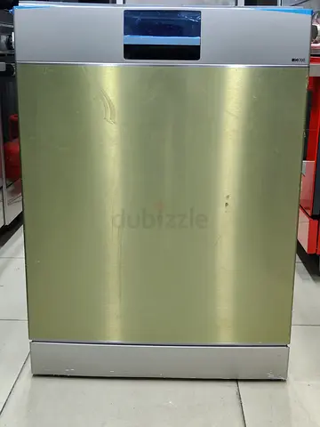 Siemens latest model IQ-700 3 rack dishwasher 14 place settings inside blue light latest model