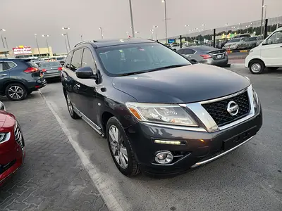 Nissan Pathfinder Platinum 2014 GCC FULL OPTION FREE ACCIDENT VERY CLEAN IN SIDE AND OUT SIDE 100%