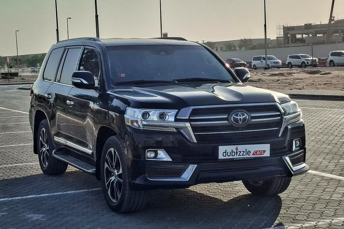 Toyota Land Cruiser 2021 — photo 1 of 15