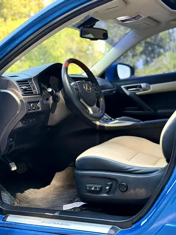 صورة مصغرة 8 لـ 2017 Lexus CT-SERIES