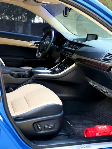صورة مصغرة 6 لـ 2017 Lexus CT-SERIES