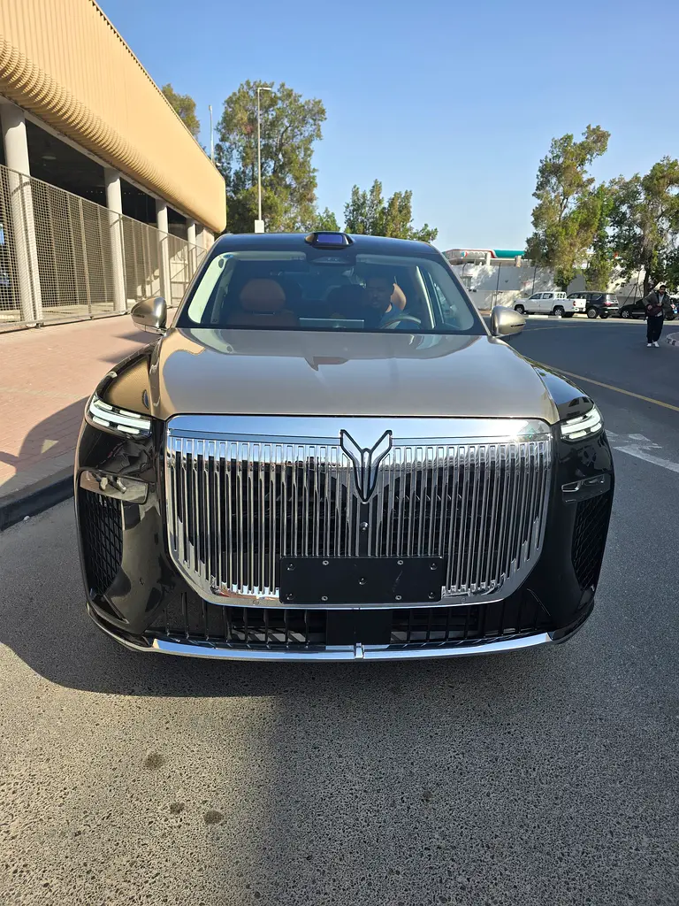 Voyah Taishan 2025 — photo 1 of 15