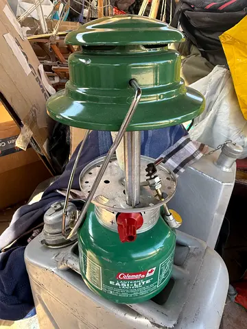 2/78 Coleman Vintage Lantern Model 321B