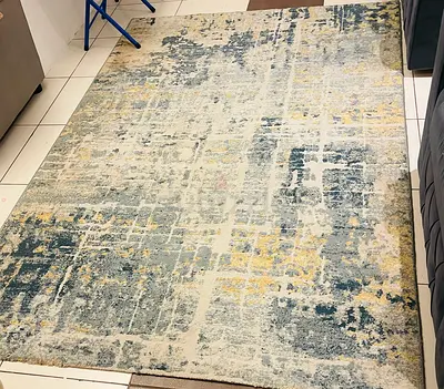 Stylish Abstract Area Rug for Modern Homes