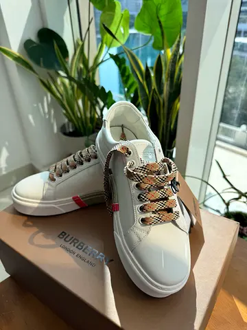 Burberry Trainers Sneakers Lace Up